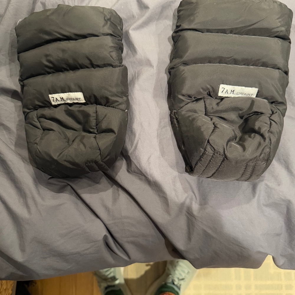 7 AM Enfant Stroller Mitten Pair